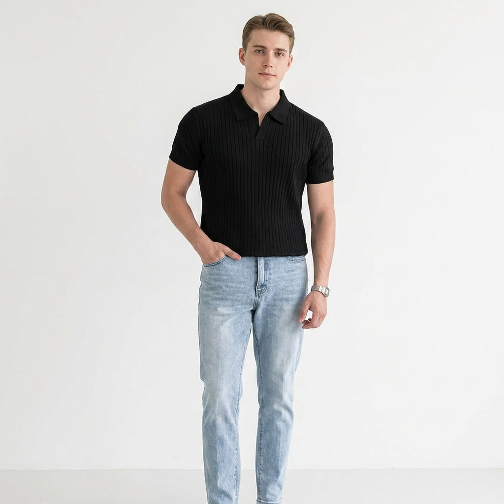 Polo z dekoltem V i prążkowaną teksturą | Smart casual z krótkim rękawem