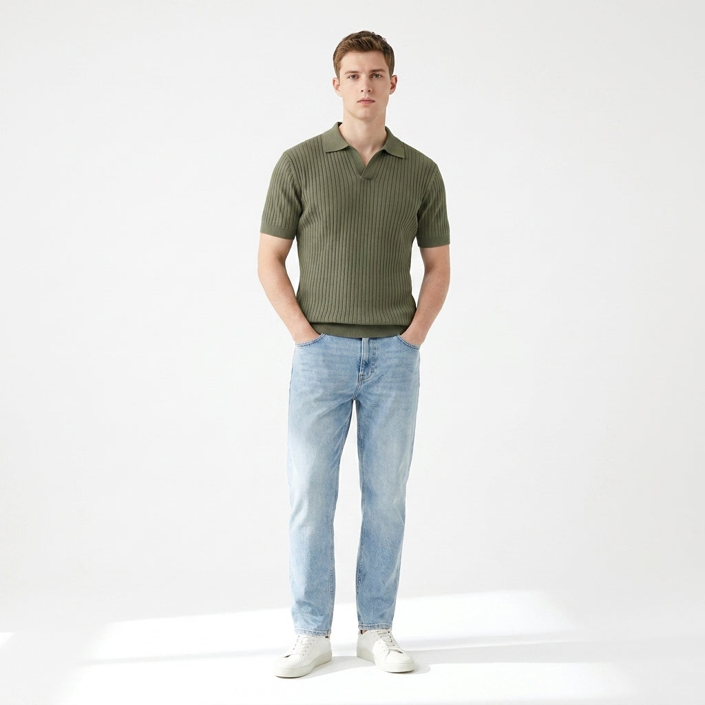 Polo z dekoltem V i prążkowaną teksturą | Smart casual z krótkim rękawem